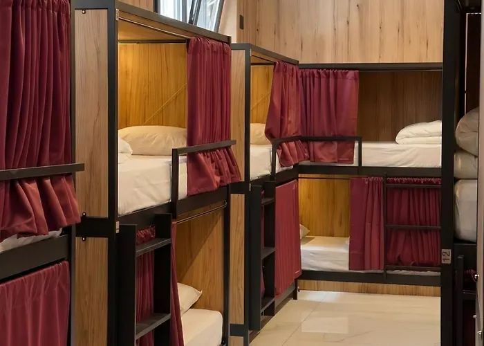 Senda Hostel Retiro - Atocha & Madrid Centro